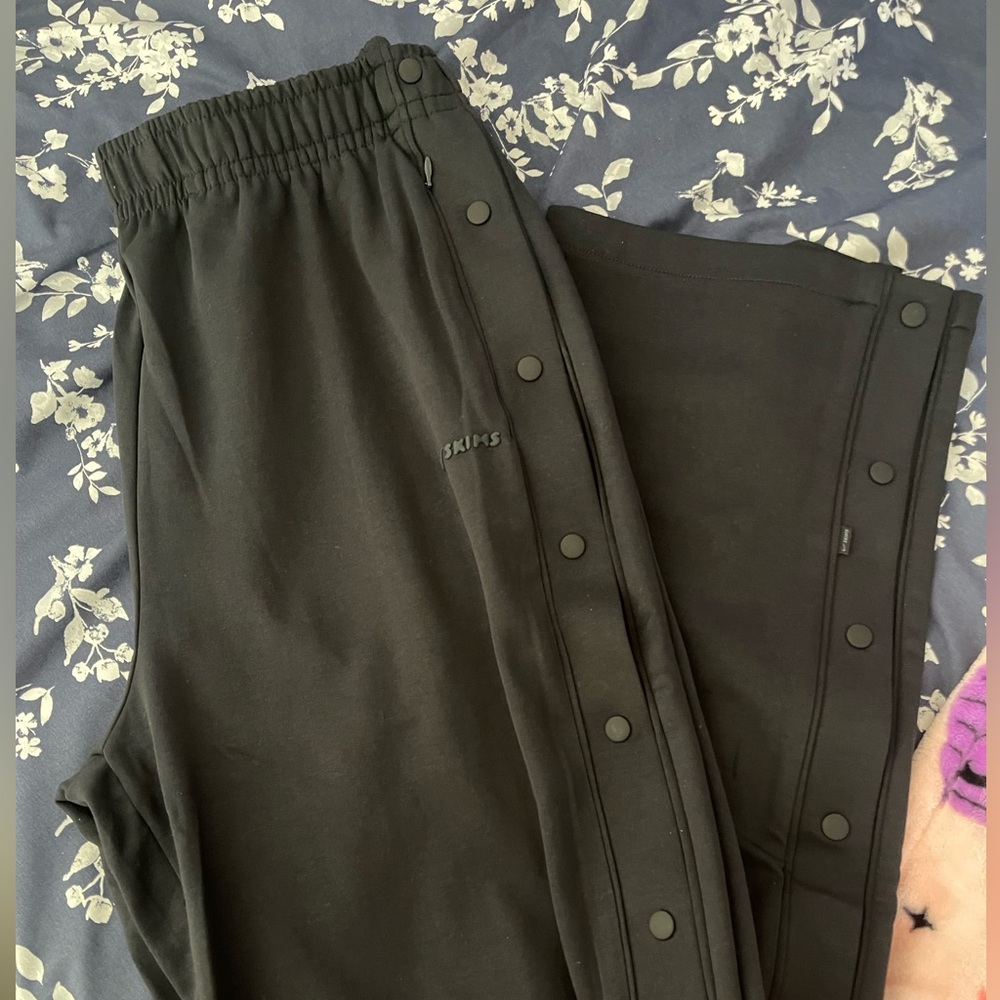 NIKE X SKIMS BREAKAWAY PANTS *Brand new with discounted pricing*